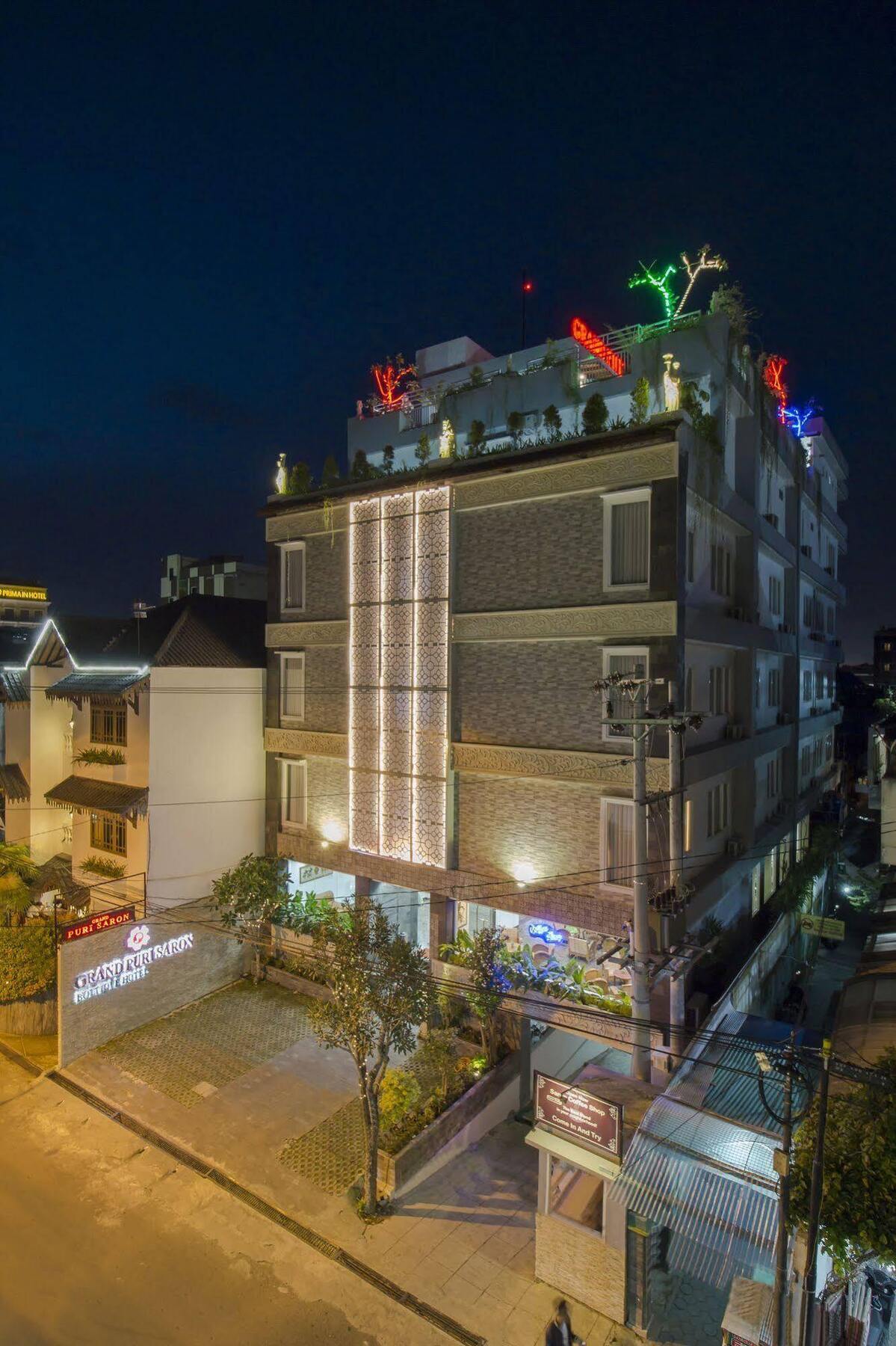 Grand Puri Saron Hotel Malioboro Yogyakarta Exterior photo