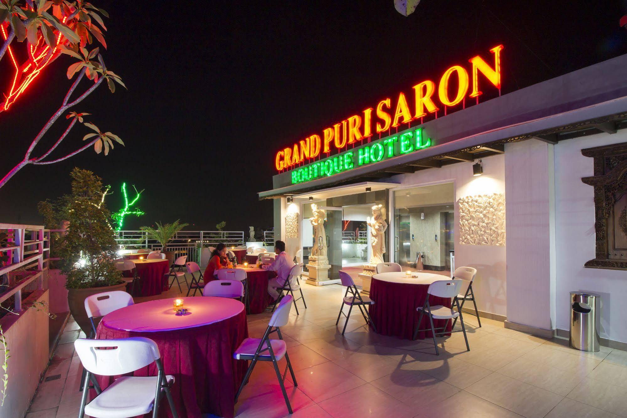 Grand Puri Saron Hotel Malioboro Yogyakarta Exterior photo